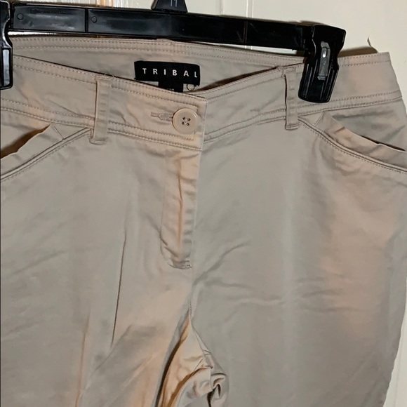Women’s Tribal tan 10P capris - Picture 2 of 8